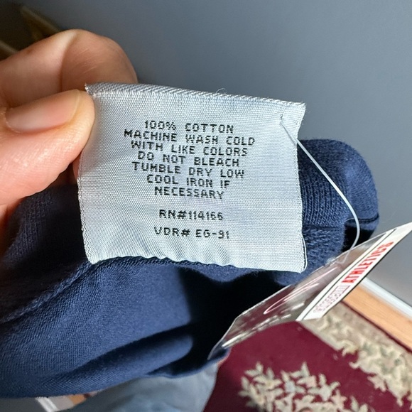 Colosseum Athletics Officially Licensed Apparel University of CT Sz M Tee NWT - Picture 3 of 8